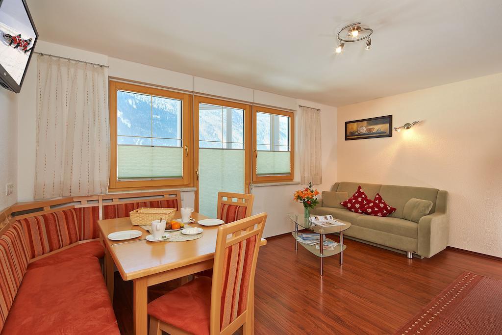 Apart Sunshine Langenfeld Room photo
