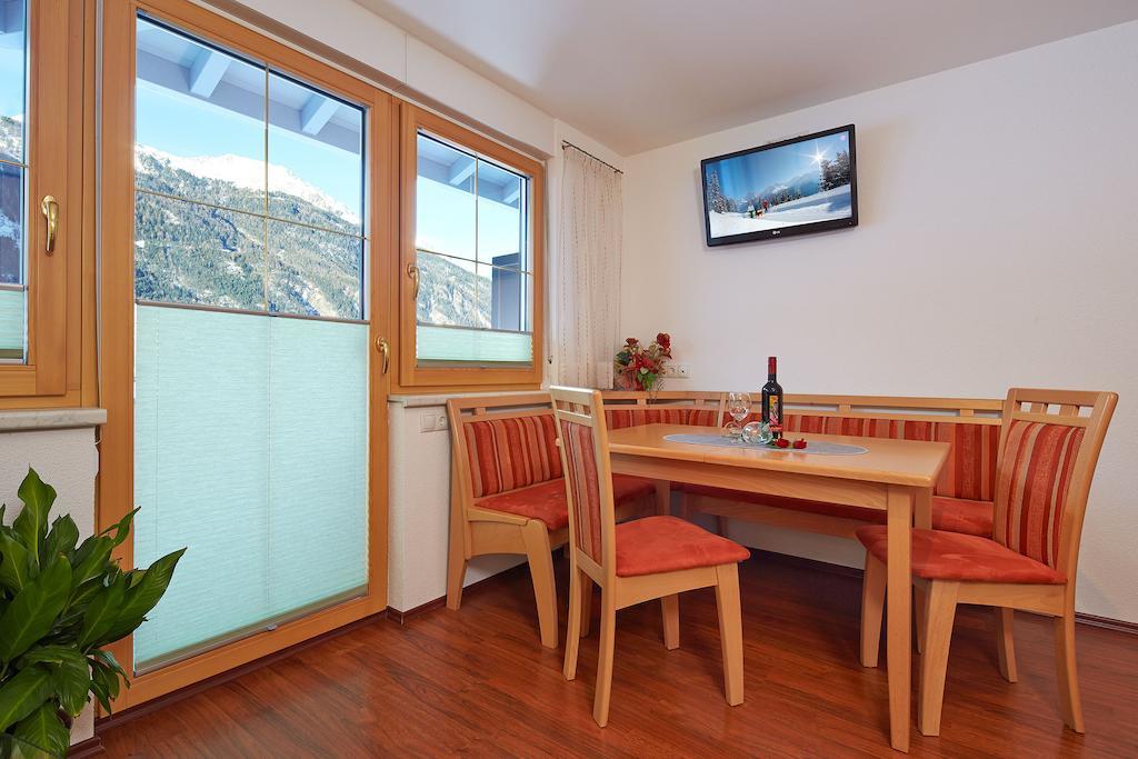 Apart Sunshine Langenfeld Room photo